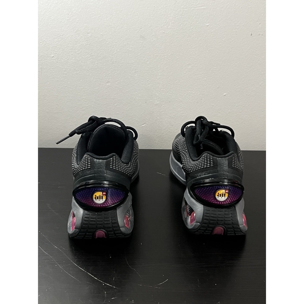 Nike Air Max DN All Night Women's Sz 7.5 Black Smoke‎ Grey Crimson FJ4315-005 - Picture 3 of 7